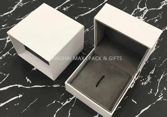 China High End Plain Luxury Packaging Boxes , Elegant Retail Matte Matte White Gift Box supplier