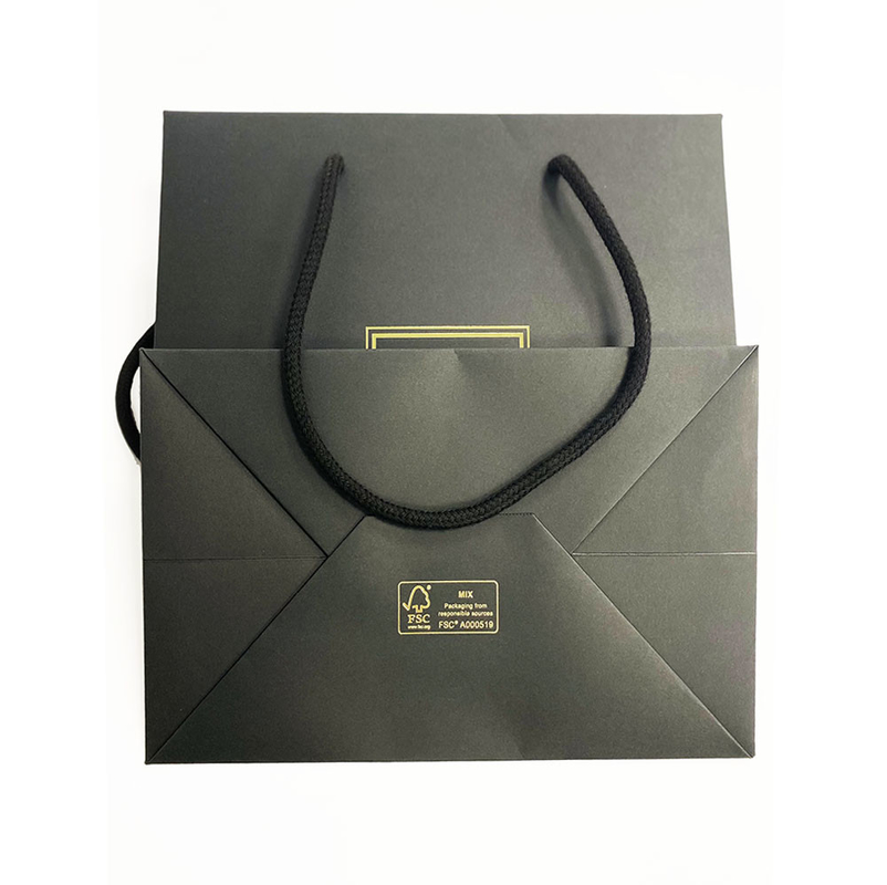 Luxury Clothing Recycled Paper Bag FSC Packaging Gift Carrier Bag Hot Stamping
